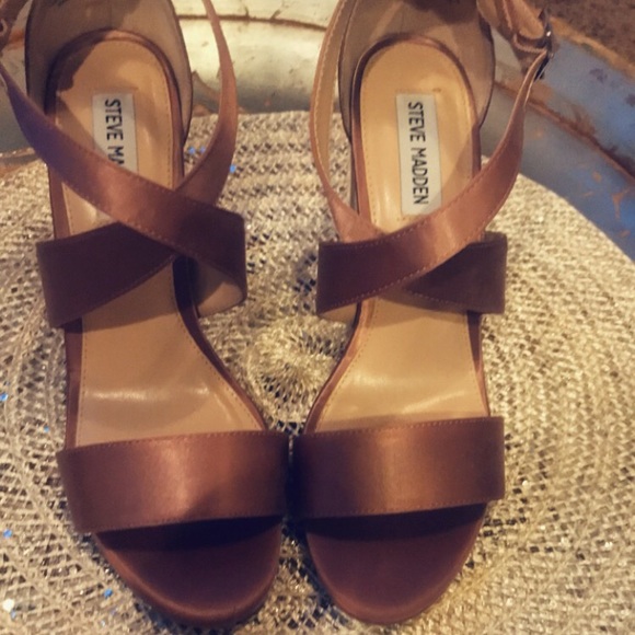 Heels - Picture 2 of 9